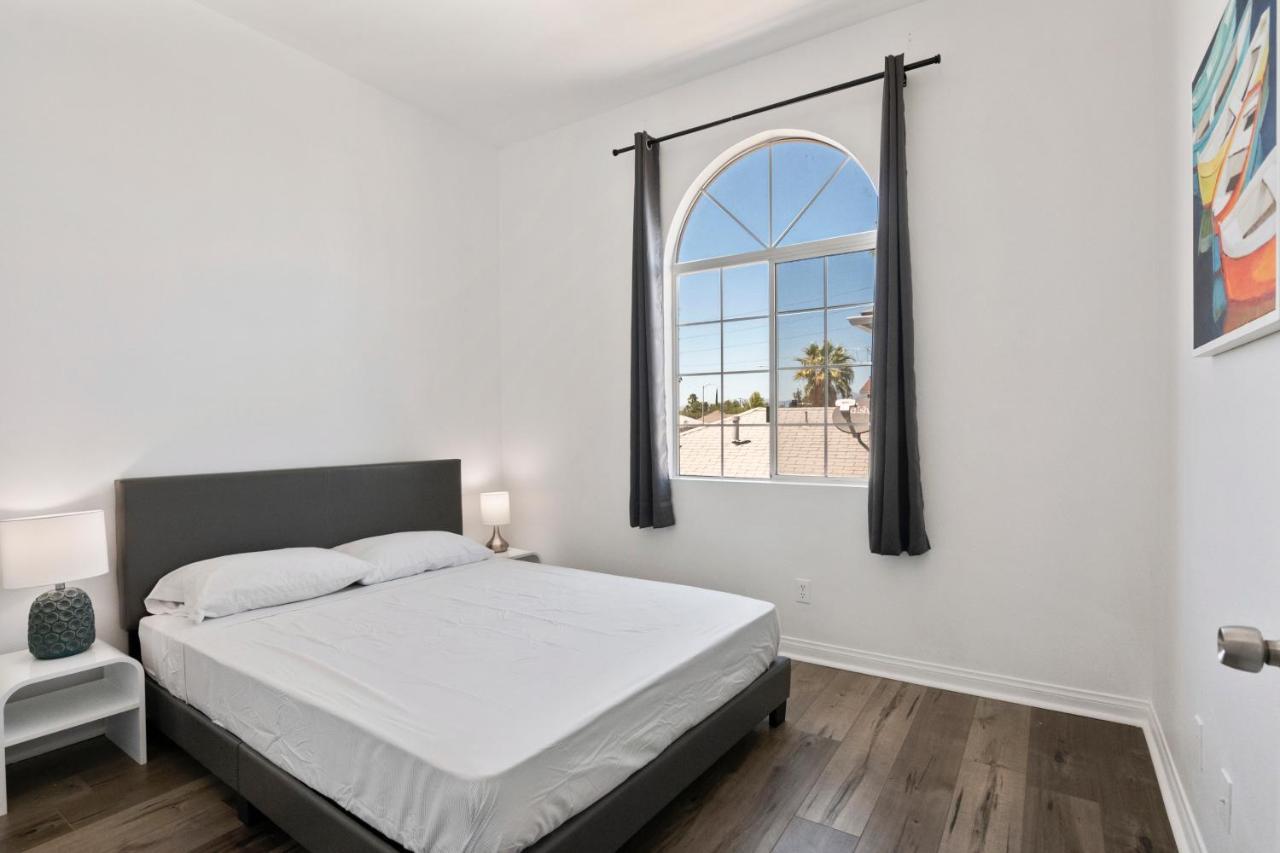 Spacious Private Gated Modern Loft Close To Universal Studio And Hollywood ลอสแอนเจลิส ภายนอก รูปภาพ