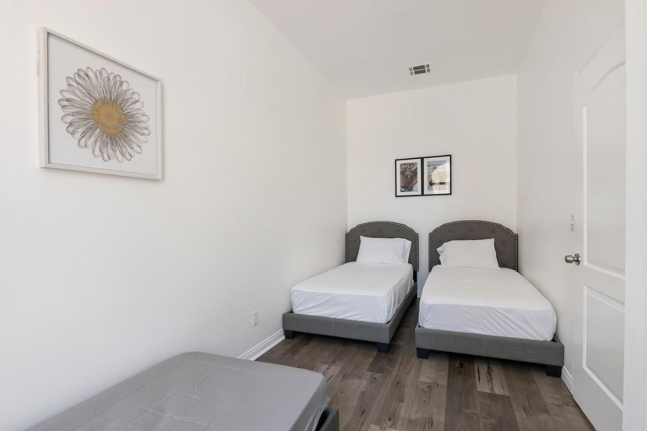Spacious Private Gated Modern Loft Close To Universal Studio And Hollywood ลอสแอนเจลิส ภายนอก รูปภาพ